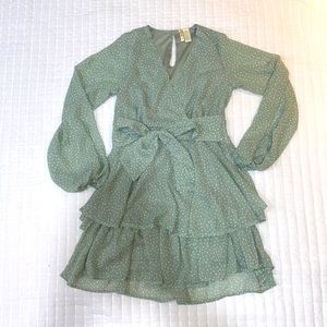 Long Sleeve Green Dreas